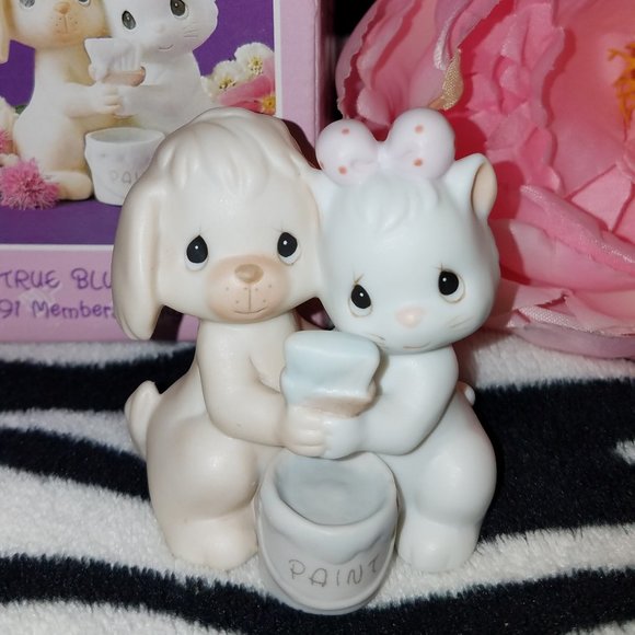 Precious Moments Other - PRECIOUS MOMENTS "True Blue Friend" - cat and dog